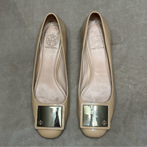 Tory Burch Leather Patent Block Heel Pump Gold Accent Neutral Size 7 - Picture 5 of 13